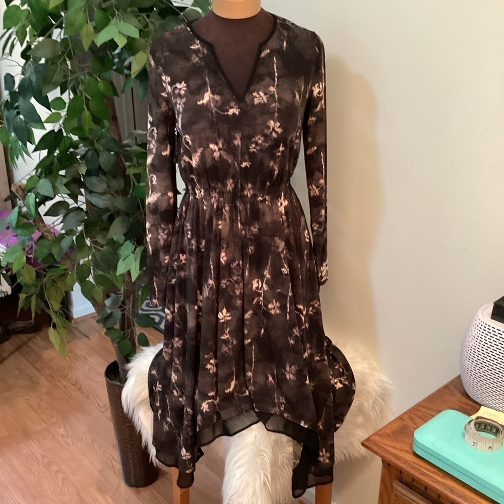 SIMPLY Vera Vera Wang Woman’s Small long sleeve elastic waist dress flor…